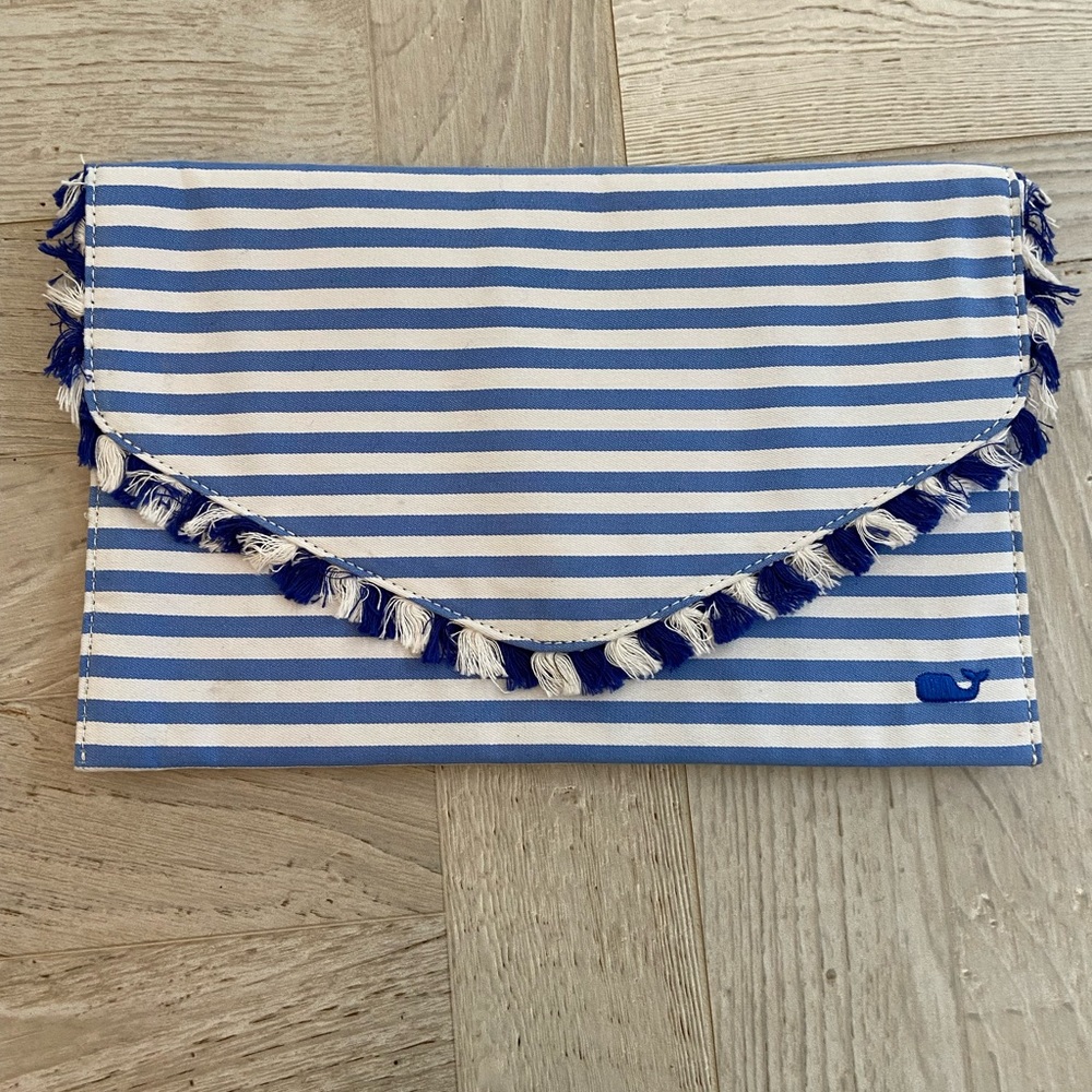 NWOT VINEYARD VINES STRIPED CLUTCH